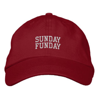 'Sunday Funday' Football Weekend, Golf Course Gift 刺繍入りキャップ