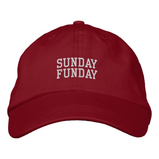 'Sunday Funday' Football Weekend, Golf Course Gift 刺繍入りキャップ (正面)