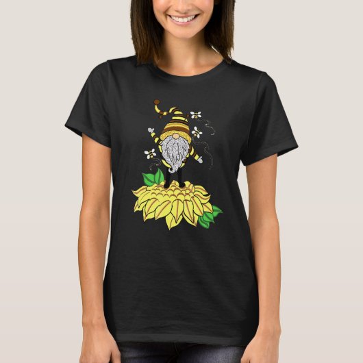 Sunflower Gnome With Bee  Hippie Gnome For Flower  Tシャツ (正面)