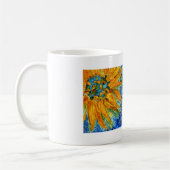 Sunflower on  Burst of  Blue background Label コーヒーマグカップ (左)