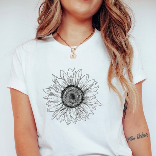 Sunflower Sketch; Botanical  Summer  Tシャツ