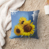Sunflower Trio Against a Blue Sky with Clouds クッション (ブランケット)