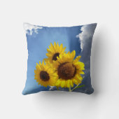 Sunflower Trio Against a Blue Sky with Clouds クッション (裏面)