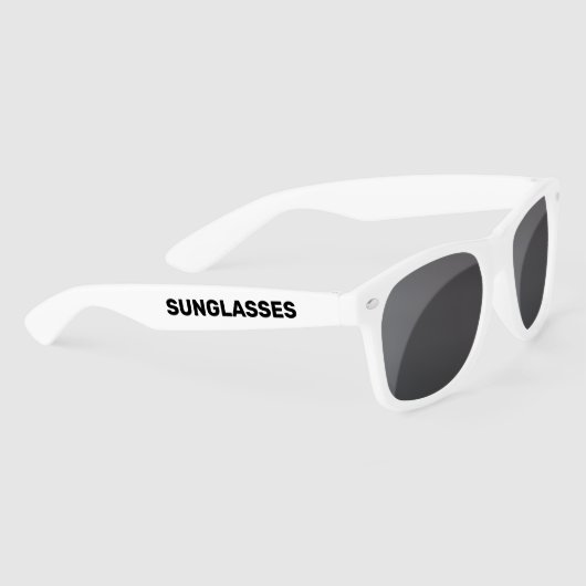 Sunglasses that say sunglasses サングラス (右)