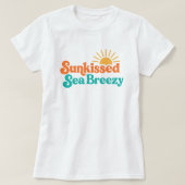 Sunkissed Sea Breezy; Retro Surf-Inspired  Summer  Tシャツ (デザイン正面)