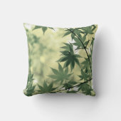 Sunlight Through Maple Leaves クッション (正面)