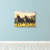 Sunlit Gallop – Majestic Horses Running Wall Art キャンバスプリント (インサイチュ (ウッドフロア))