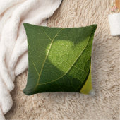 Sunlit Leaf Heart Throw Pillow クッション (ブランケット)