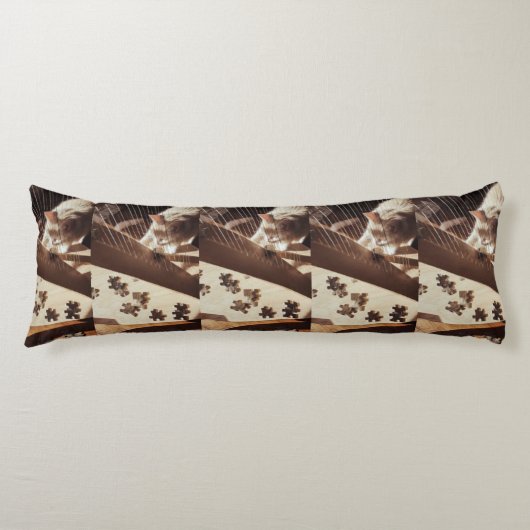 Sunlit Strings — Cat & Harp Serenity Body Pillow ボディピロー (正面)