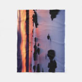 Sunrise at Mono Lake's Black Point フリースブランケット (正面)