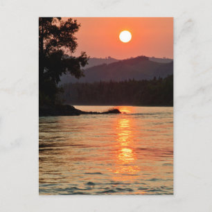 Sunrise Over Katun素晴らし River写真 ポストカード