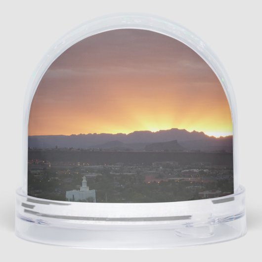 Sunrise over St. George Utah Landscape (裏面)