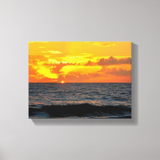 Sunrise over the ocean Stretched Canvas Print キャンバスプリント (正面)