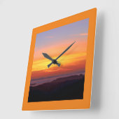 Sunrise to Sunset Orange スクエア壁時計 (傾斜)