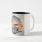 "Sunset Kombi Beach Mug - Coastal Adventure Cup" ツートーンマグカップ (正面右)