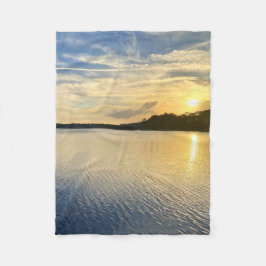 Sunset Over Wildcat Lake フリースブランケット