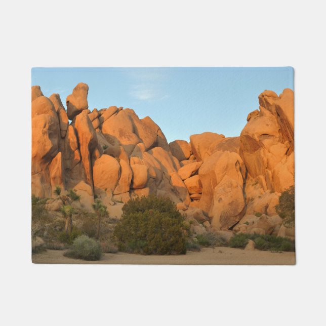 Sunset Rocks at Joshua Tree ドアマット (正面)