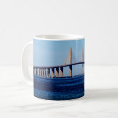 Sunshine Skyway Bridge コーヒーマグカップ (正面左)