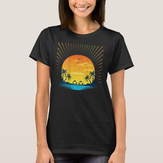 Sunshine Summer Vibes Palm Tree On Back Beach Retr Tシャツ (正面)