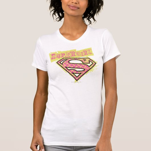 Supergirlのグランジなロゴのピンク Tシャツ (正面)