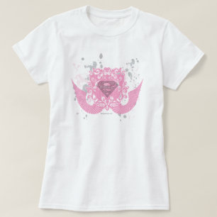 Supergirlのピンクによって飛ぶデザイン Tシャツ