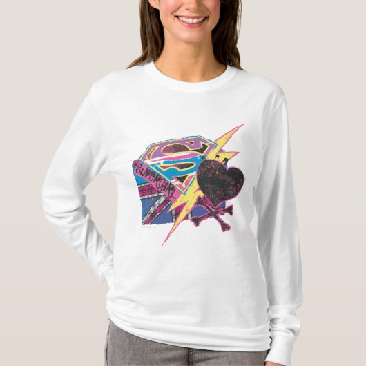 Supergirlの旗および骨が交差した図形 Tシャツ (正面)