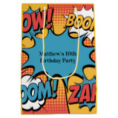 Superhero Comic Book Pop Art Boy Birthday Party ミディアムペーパーバッグ (裏面)
