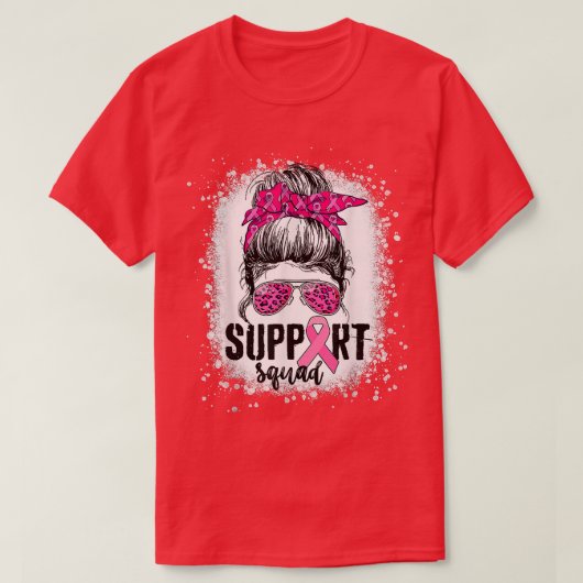 Support Squad Messy Bun Pink Warrior Breast Cancer Tシャツ (デザイン正面)