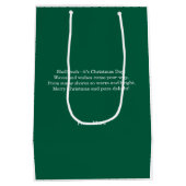 Surfer Santa with his surf board at the beach  ミディアムペーパーバッグ (裏面)