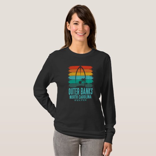 Surfer Surf Board Outer Banks Surfboarder Surfing  Tシャツ (正面フル)