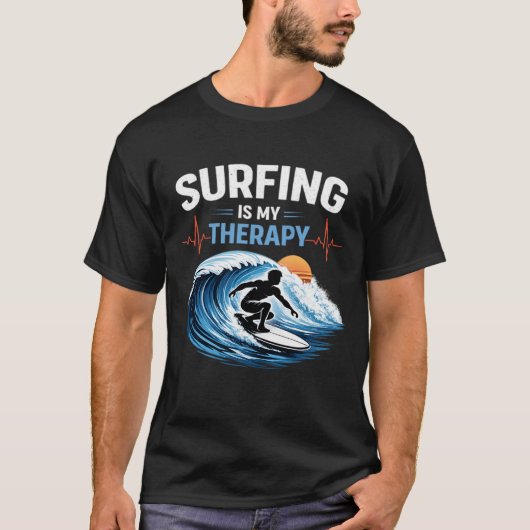 Surfing Is My Therapy Ocean Surfer Heartbeat Tシャツ (正面)