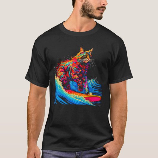 Surfing Maine Coon Cat Surf Tシャツ (正面)