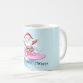 Surfing Santa Catching A Wave コーヒーマグカップ (正面右)