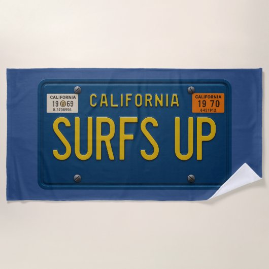 Surfs Up Retro 1969 California License Plate Surf ビーチタオル (正面)