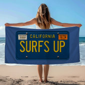 Surfs Up Retro 1969 California License Plate Surf ビーチタオル