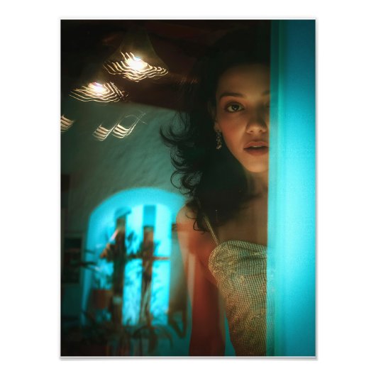 Surprise, Peeking Out From a Door フォトプリント (正面)