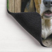 Surprised Basset Hound In a Doghouse マウスパッド (コーナー)