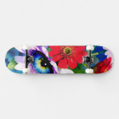 Surreal Blue Eye Pink Flower & Red Zenias スケートボード (横)