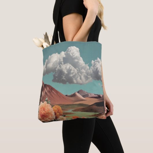 Surreal Floral Mountainscape With Dramatic Clouds トートバッグ (クローズアップ)