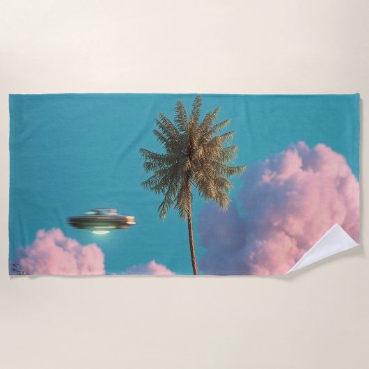 Surreal UFO and Palm Tree Mountain Scene ビーチタオル (正面)