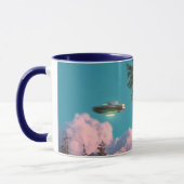 Surreal UFO and Palm Tree Mountain Scene マグカップ (左)