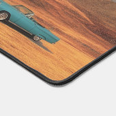 Surreal UFO Over Rustic House デスクマット (コーナー)