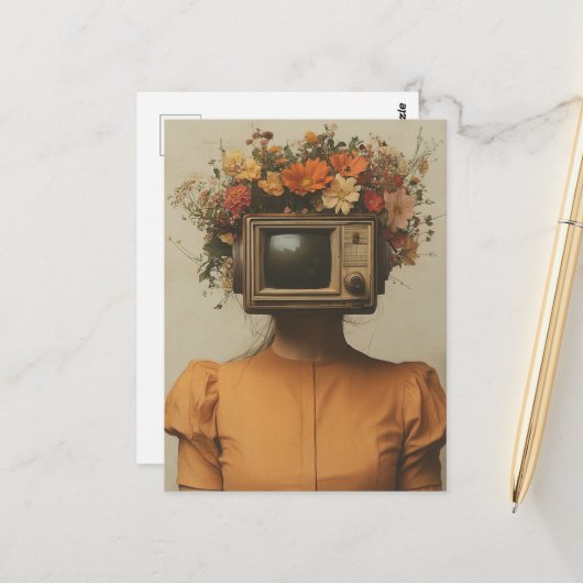 Surrealist Woman with TV head and flowers  ポストカード (正面/裏面インサイチュ)