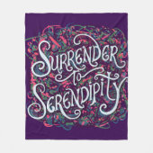 Surrender to Serendipity フリースブランケット (正面)