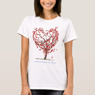 Surrounded by love tシャツ