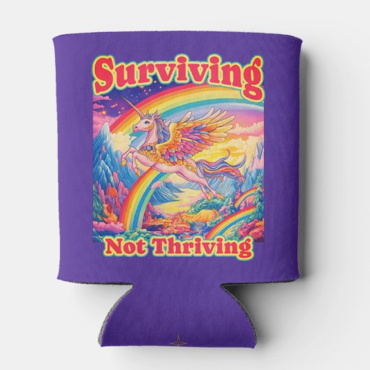 Surviving Not Thriving – Rainbow Unicorn 缶クーラー (裏面)