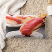 Sushi Bite Cushion – Dipped in Deliciousness ランバークッション (ブランケット)