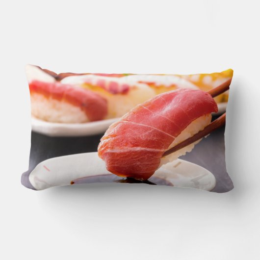 Sushi Bite Cushion – Dipped in Deliciousness ランバークッション (正面)