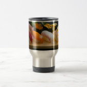 Sushi Harmony – Japanese Nigiri Set Travel Mug トラベルマグ (中央)