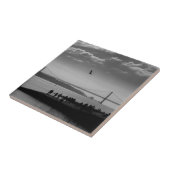 Suspension Bridge in Lisbon Black and White Photo タイル (側面)